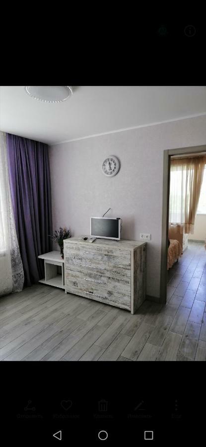 2-Х Комнатная Квартира В Центре Zaporizhia Esterno foto